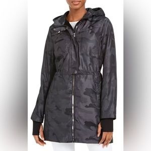 Michael Kors Women’s Hooded Water-Resistant 💦 Anorak Camo Jacket